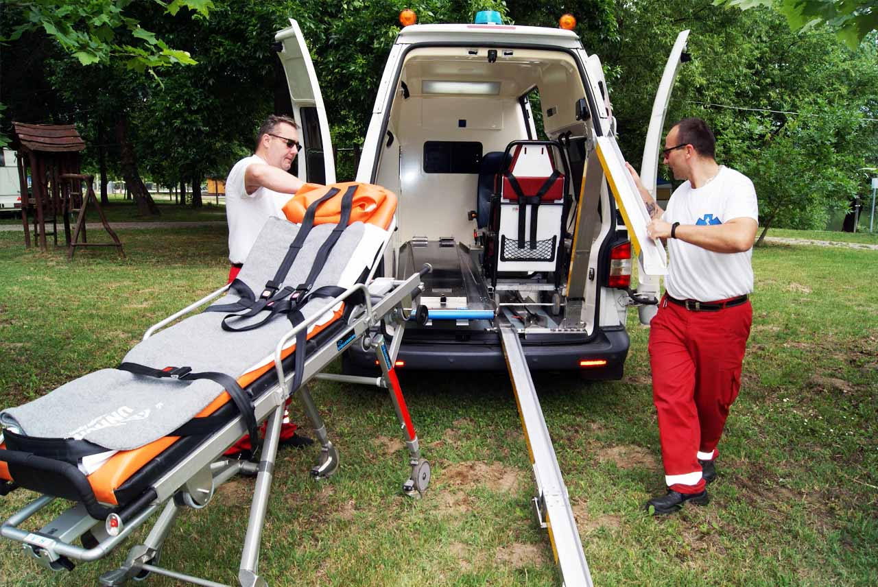 HELP TEAM TRANS sanitetski prevoz teško pokretnih nepokretnih
