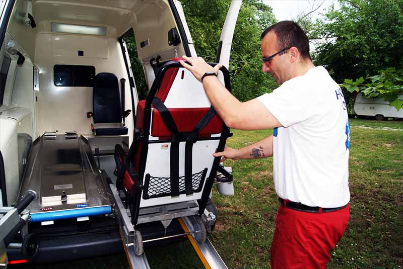 HELP TEAM TRANS sanitetski prevoz teško pokretnih nepokretnih