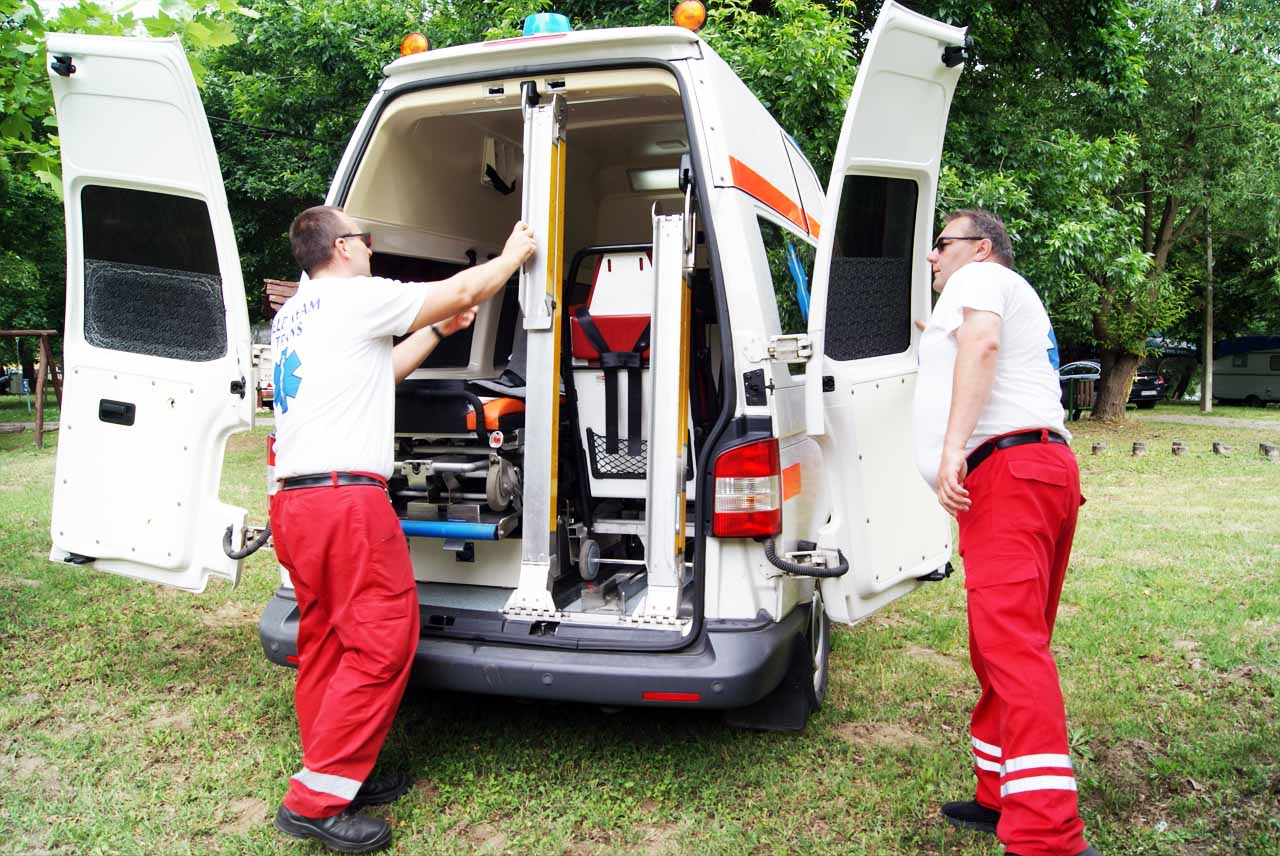 HELP TEAM TRANS sanitetski prevoz teško pokretnih nepokretnih